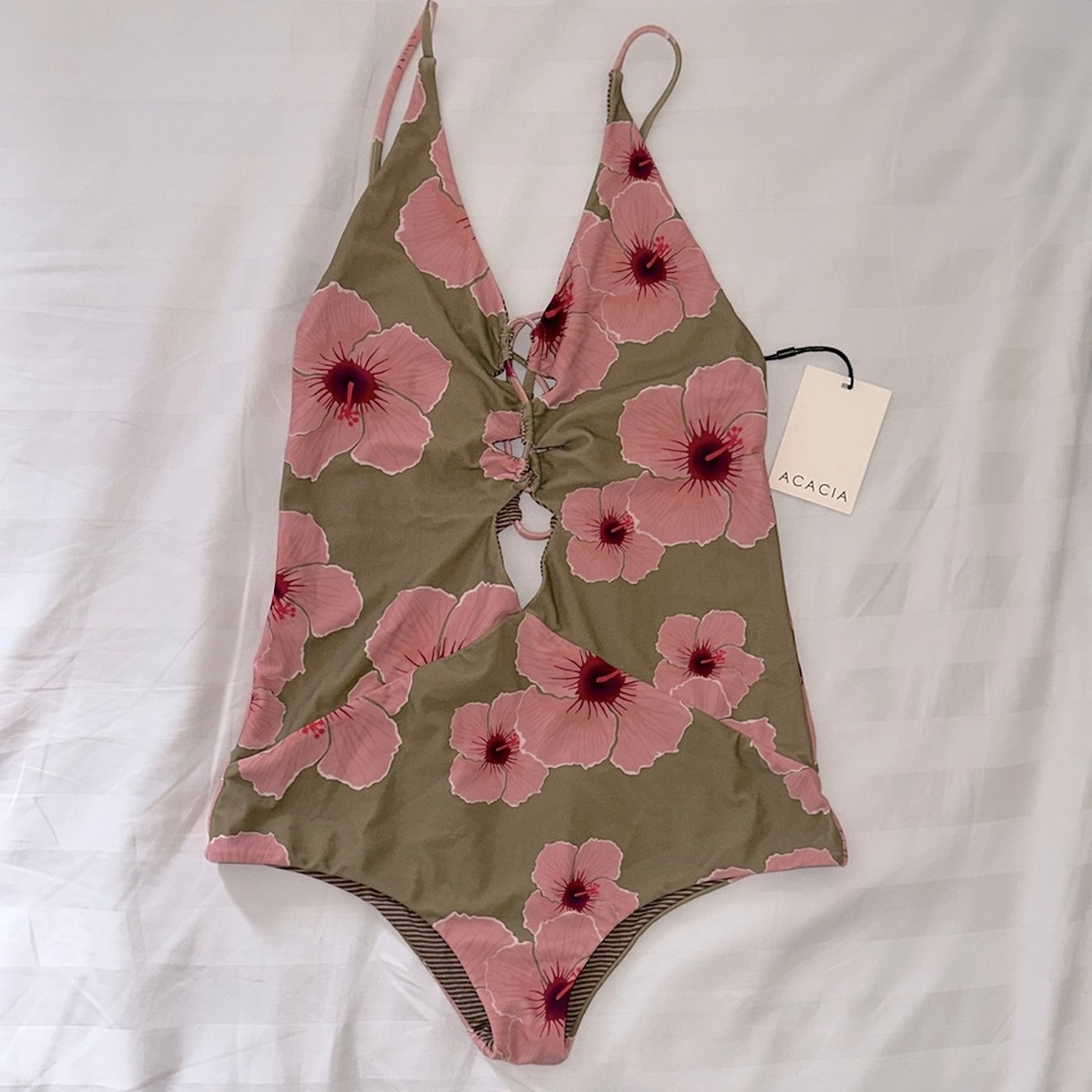 *NWT* Acacia Kokomo Full Piece OG in ISLET